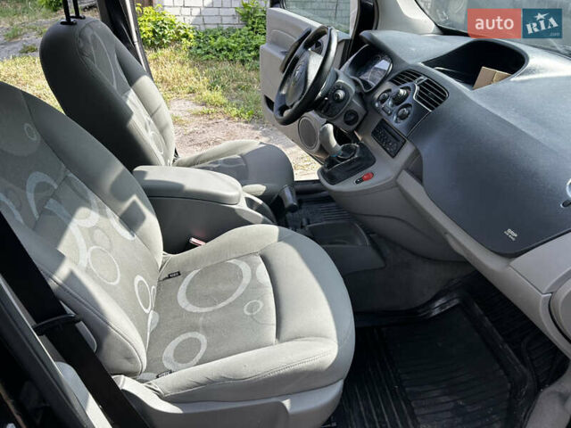 Черный Рено Кенгу, объемом двигателя 1.46 л и пробегом 327 тыс. км за 7300 $, фото 17 на Automoto.ua