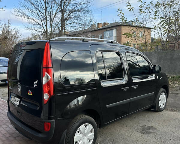 Черный Рено Кенгу, объемом двигателя 1.6 л и пробегом 190 тыс. км за 7199 $, фото 4 на Automoto.ua