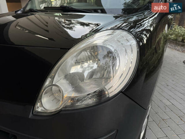 Черный Рено Кенгу, объемом двигателя 1.6 л и пробегом 190 тыс. км за 7150 $, фото 26 на Automoto.ua