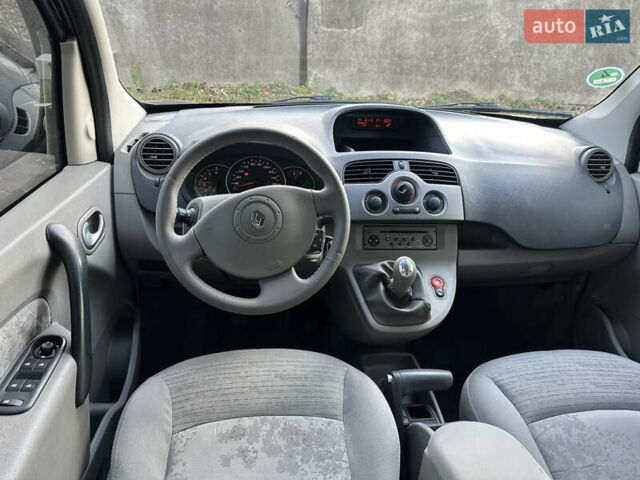 Черный Рено Кенгу, объемом двигателя 1.6 л и пробегом 190 тыс. км за 7199 $, фото 18 на Automoto.ua