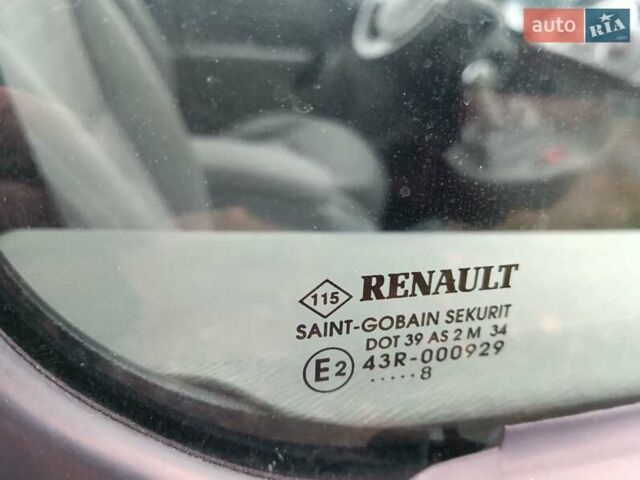 Черный Рено Кенгу, объемом двигателя 1.6 л и пробегом 244 тыс. км за 6700 $, фото 2 на Automoto.ua