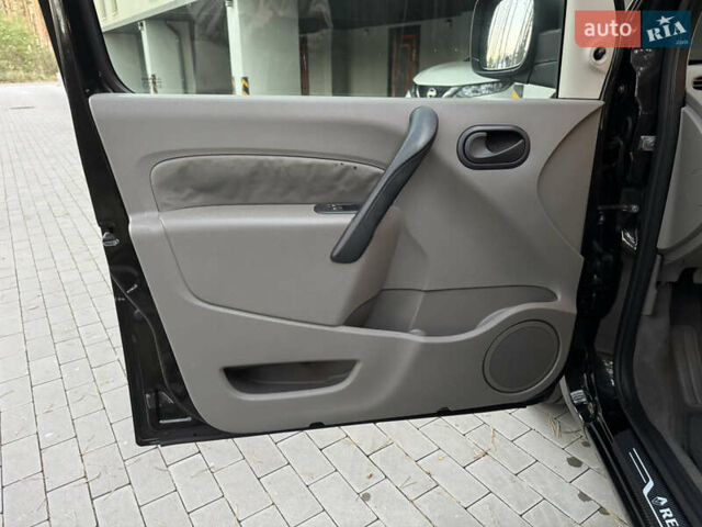 Чорний Рено Кєнгу, об'ємом двигуна 1.6 л та пробігом 190 тис. км за 7350 $, фото 36 на Automoto.ua