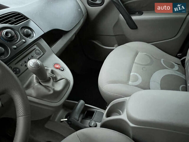 Черный Рено Кенгу, объемом двигателя 1.5 л и пробегом 170 тыс. км за 6700 $, фото 34 на Automoto.ua