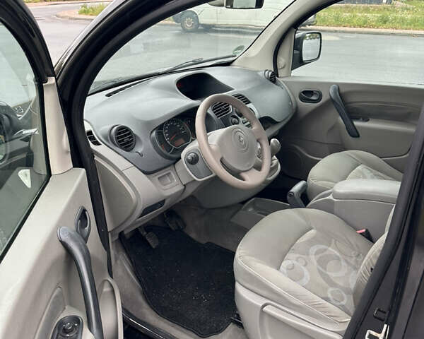 Чорний Рено Кєнгу, об'ємом двигуна 1.5 л та пробігом 227 тис. км за 7650 $, фото 5 на Automoto.ua