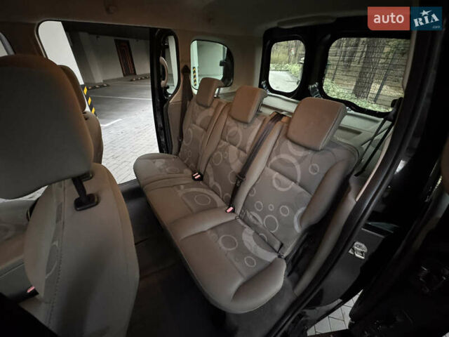 Чорний Рено Кєнгу, об'ємом двигуна 1.6 л та пробігом 190 тис. км за 7350 $, фото 45 на Automoto.ua