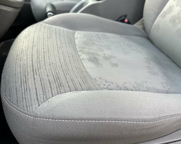 Черный Рено Кенгу, объемом двигателя 1.6 л и пробегом 190 тыс. км за 7199 $, фото 21 на Automoto.ua