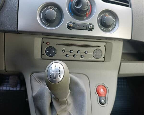 Чорний Рено Кєнгу, об'ємом двигуна 1.6 л та пробігом 245 тис. км за 7500 $, фото 34 на Automoto.ua