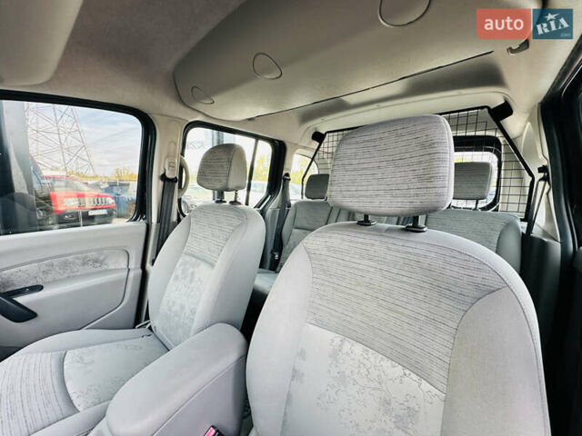 Чорний Рено Кєнгу, об'ємом двигуна 1.6 л та пробігом 136 тис. км за 8400 $, фото 17 на Automoto.ua