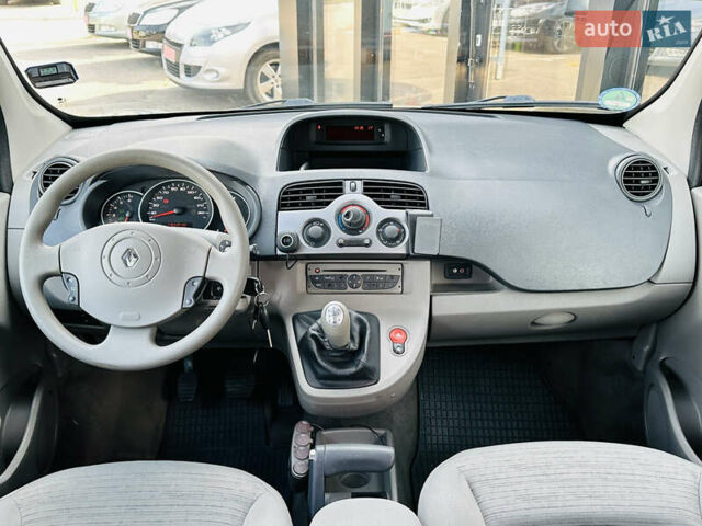 Чорний Рено Кєнгу, об'ємом двигуна 1.6 л та пробігом 136 тис. км за 8400 $, фото 25 на Automoto.ua