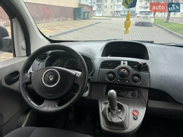 Черный Рено Кенгу, объемом двигателя 1.6 л и пробегом 241 тыс. км за 4850 $, фото 22 на Automoto.ua