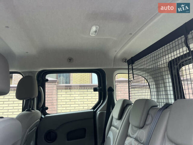 Чорний Рено Кєнгу, об'ємом двигуна 1.6 л та пробігом 201 тис. км за 8400 $, фото 37 на Automoto.ua