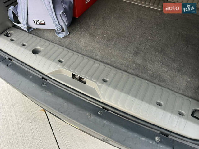 Черный Рено Кенгу, объемом двигателя 1.6 л и пробегом 214 тыс. км за 7300 $, фото 58 на Automoto.ua