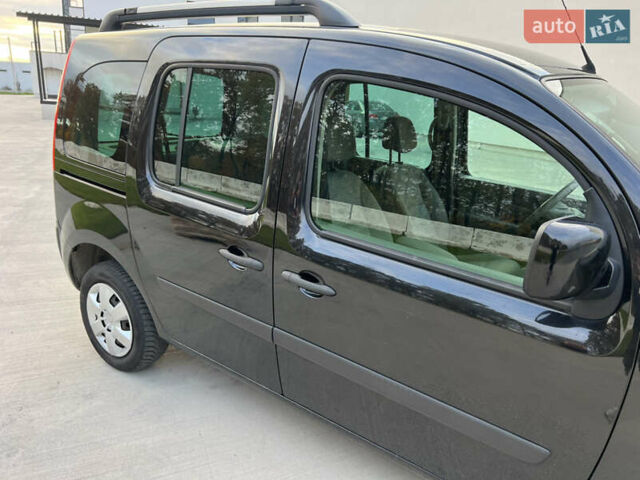 Черный Рено Кенгу, объемом двигателя 1.6 л и пробегом 214 тыс. км за 7300 $, фото 19 на Automoto.ua