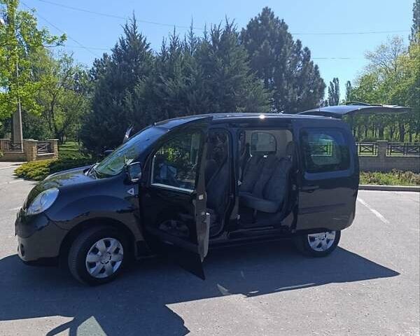 Черный Рено Кенгу, объемом двигателя 1.6 л и пробегом 211 тыс. км за 7700 $, фото 11 на Automoto.ua