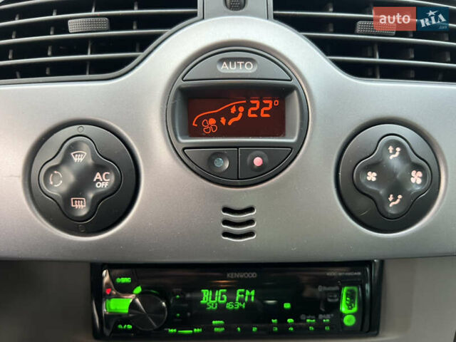 Черный Рено Кенгу, объемом двигателя 1.6 л и пробегом 214 тыс. км за 7300 $, фото 40 на Automoto.ua