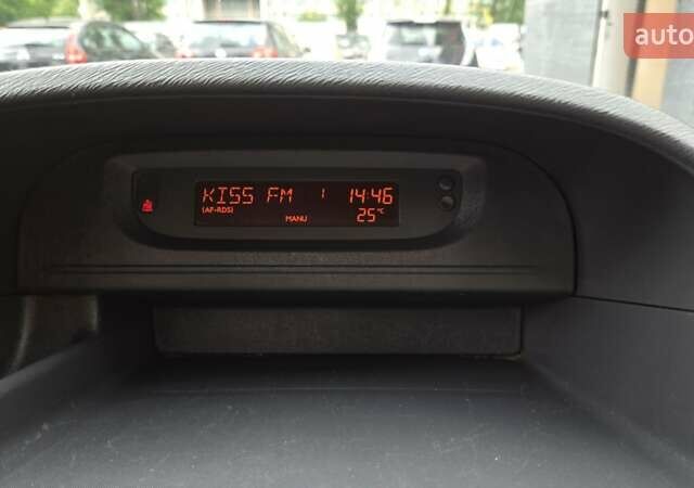 Черный Рено Кенгу, объемом двигателя 1.5 л и пробегом 240 тыс. км за 7600 $, фото 22 на Automoto.ua