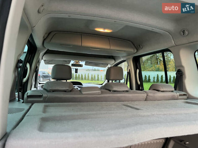 Черный Рено Кенгу, объемом двигателя 1.6 л и пробегом 214 тыс. км за 7300 $, фото 60 на Automoto.ua