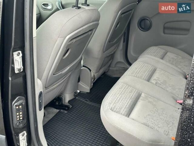 Черный Рено Кенгу, объемом двигателя 1.5 л и пробегом 227 тыс. км за 7300 $, фото 25 на Automoto.ua