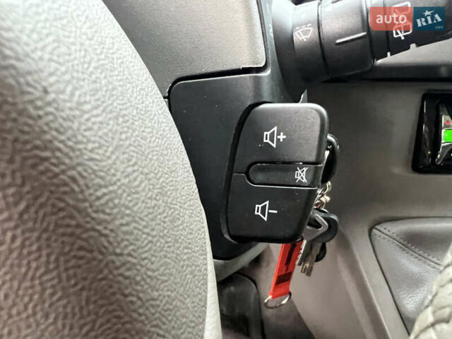 Черный Рено Кенгу, объемом двигателя 1.6 л и пробегом 214 тыс. км за 7300 $, фото 49 на Automoto.ua