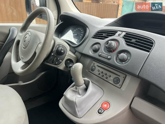 Чорний Рено Кєнгу, об'ємом двигуна 1.6 л та пробігом 201 тис. км за 8400 $, фото 46 на Automoto.ua