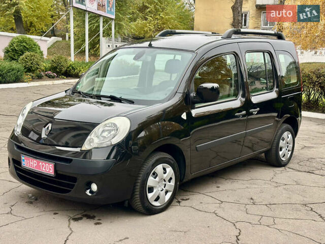 Черный Рено Кенгу, объемом двигателя 1.6 л и пробегом 165 тыс. км за 7700 $, фото 15 на Automoto.ua