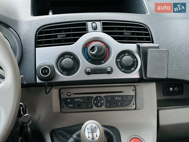 Чорний Рено Кєнгу, об'ємом двигуна 1.6 л та пробігом 136 тис. км за 8400 $, фото 31 на Automoto.ua