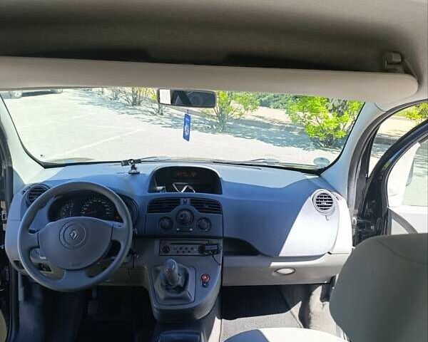 Черный Рено Кенгу, объемом двигателя 1.6 л и пробегом 211 тыс. км за 7700 $, фото 13 на Automoto.ua