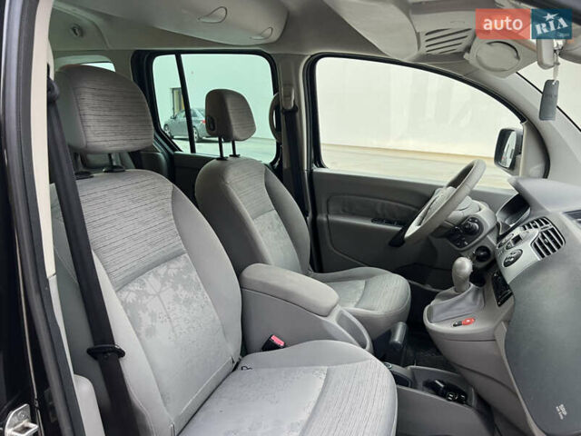 Черный Рено Кенгу, объемом двигателя 1.6 л и пробегом 214 тыс. км за 7300 $, фото 52 на Automoto.ua