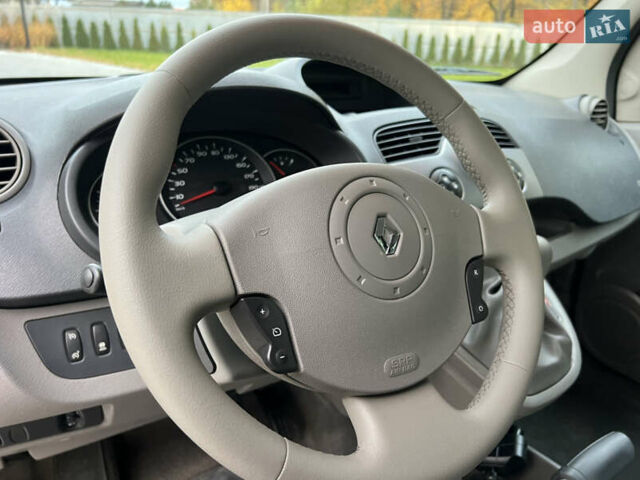 Черный Рено Кенгу, объемом двигателя 1.6 л и пробегом 214 тыс. км за 7300 $, фото 50 на Automoto.ua