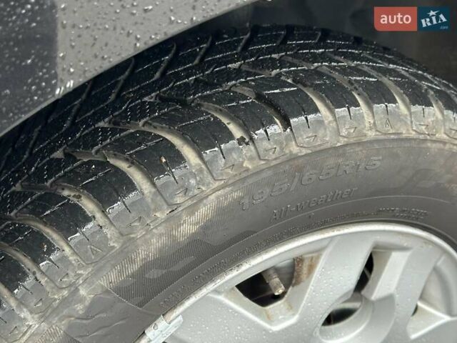 Черный Рено Кенгу, объемом двигателя 1.5 л и пробегом 227 тыс. км за 7300 $, фото 32 на Automoto.ua