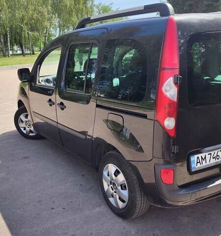 Черный Рено Кенгу, объемом двигателя 1.6 л и пробегом 224 тыс. км за 6900 $, фото 2 на Automoto.ua