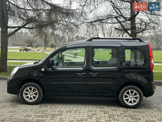 Черный Рено Кенгу, объемом двигателя 1.6 л и пробегом 241 тыс. км за 4850 $, фото 3 на Automoto.ua