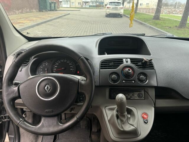 Черный Рено Кенгу, объемом двигателя 1.6 л и пробегом 241 тыс. км за 4850 $, фото 23 на Automoto.ua