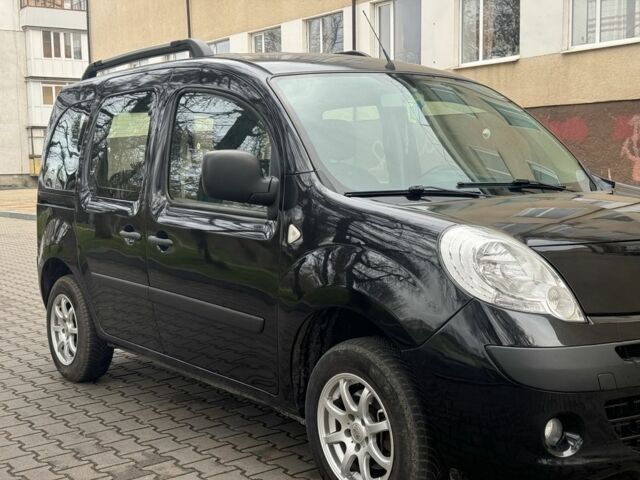 Черный Рено Кенгу, объемом двигателя 1.6 л и пробегом 241 тыс. км за 4850 $, фото 13 на Automoto.ua