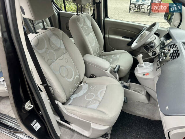 Черный Рено Кенгу, объемом двигателя 1.6 л и пробегом 165 тыс. км за 7700 $, фото 18 на Automoto.ua