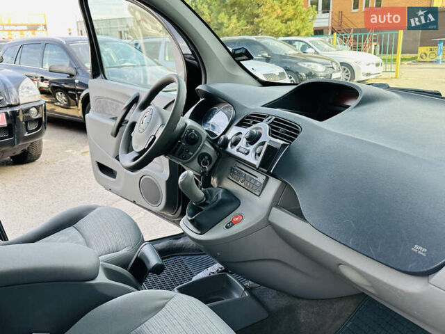 Чорний Рено Кєнгу, об'ємом двигуна 1.6 л та пробігом 136 тис. км за 8400 $, фото 37 на Automoto.ua