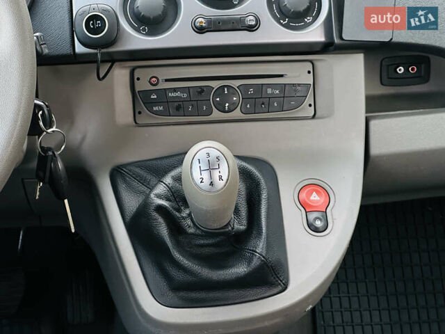 Чорний Рено Кєнгу, об'ємом двигуна 1.6 л та пробігом 136 тис. км за 8400 $, фото 32 на Automoto.ua