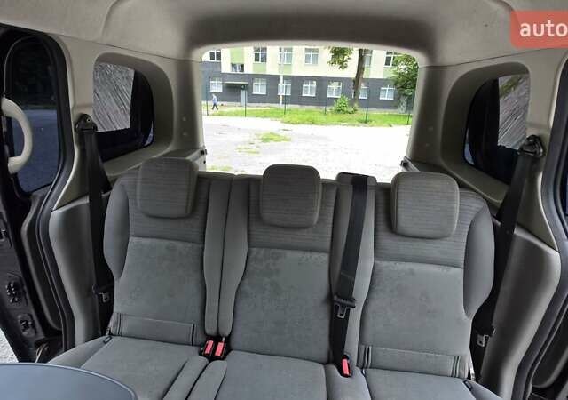 Черный Рено Кенгу, объемом двигателя 1.5 л и пробегом 240 тыс. км за 7600 $, фото 17 на Automoto.ua