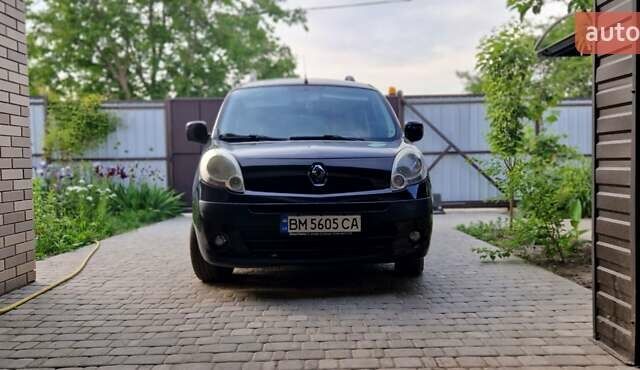 Черный Рено Кенгу, объемом двигателя 1.6 л и пробегом 226 тыс. км за 7350 $, фото 3 на Automoto.ua