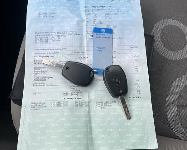 Чорний Рено Кєнгу, об'ємом двигуна 1.6 л та пробігом 201 тис. км за 8400 $, фото 21 на Automoto.ua