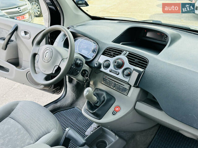 Чорний Рено Кєнгу, об'ємом двигуна 1.6 л та пробігом 136 тис. км за 8400 $, фото 38 на Automoto.ua