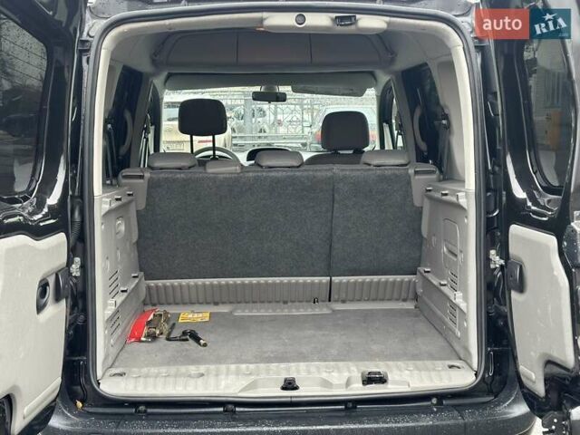 Черный Рено Кенгу, объемом двигателя 1.5 л и пробегом 227 тыс. км за 7300 $, фото 35 на Automoto.ua