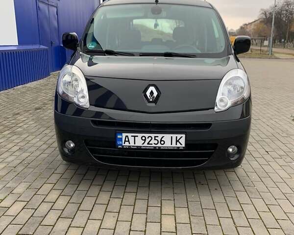 Черный Рено Кенгу, объемом двигателя 1.6 л и пробегом 190 тыс. км за 6600 $, фото 5 на Automoto.ua