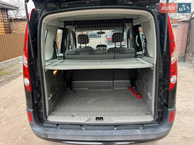 Чорний Рено Кєнгу, об'ємом двигуна 1.6 л та пробігом 201 тис. км за 8400 $, фото 39 на Automoto.ua