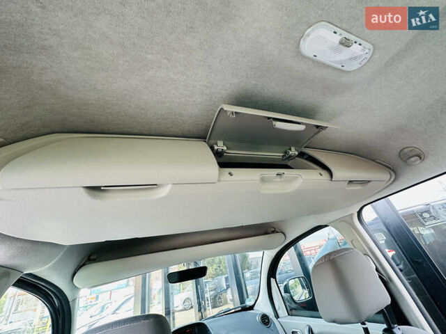 Чорний Рено Кєнгу, об'ємом двигуна 1.6 л та пробігом 136 тис. км за 8400 $, фото 24 на Automoto.ua