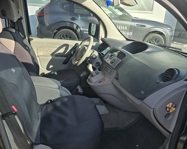 Черный Рено Кенгу, объемом двигателя 1.46 л и пробегом 217 тыс. км за 8900 $, фото 25 на Automoto.ua