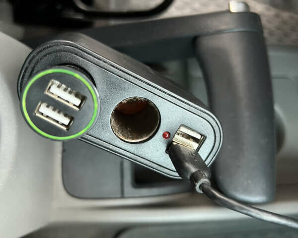 Черный Рено Кенгу, объемом двигателя 1.6 л и пробегом 214 тыс. км за 7300 $, фото 43 на Automoto.ua