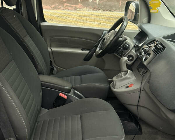 Черный Рено Кенгу, объемом двигателя 1.6 л и пробегом 241 тыс. км за 4850 $, фото 26 на Automoto.ua