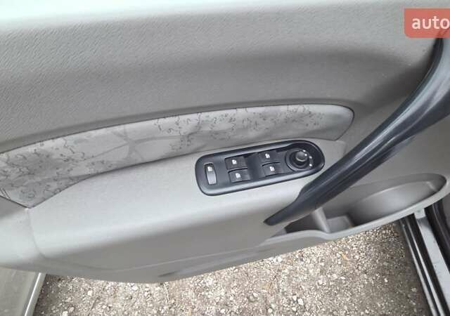 Черный Рено Кенгу, объемом двигателя 1.5 л и пробегом 240 тыс. км за 7300 $, фото 11 на Automoto.ua