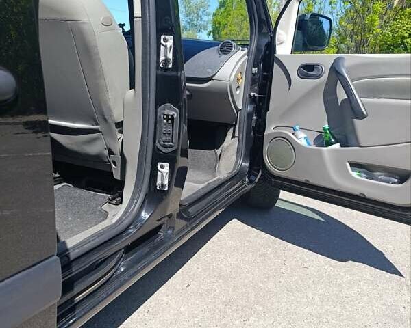 Черный Рено Кенгу, объемом двигателя 1.6 л и пробегом 211 тыс. км за 7700 $, фото 21 на Automoto.ua